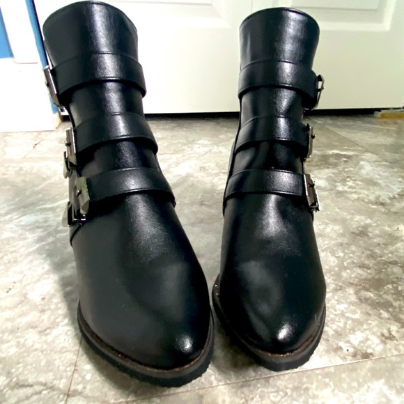 Awesome “punk rock meets classy chic” pointed boots!!! I LOVE THESE! Never worn! - Picture 7 of 16